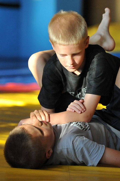Zawodnicy Spartakus MMA Zakopane trenowali małych piłkarzy
