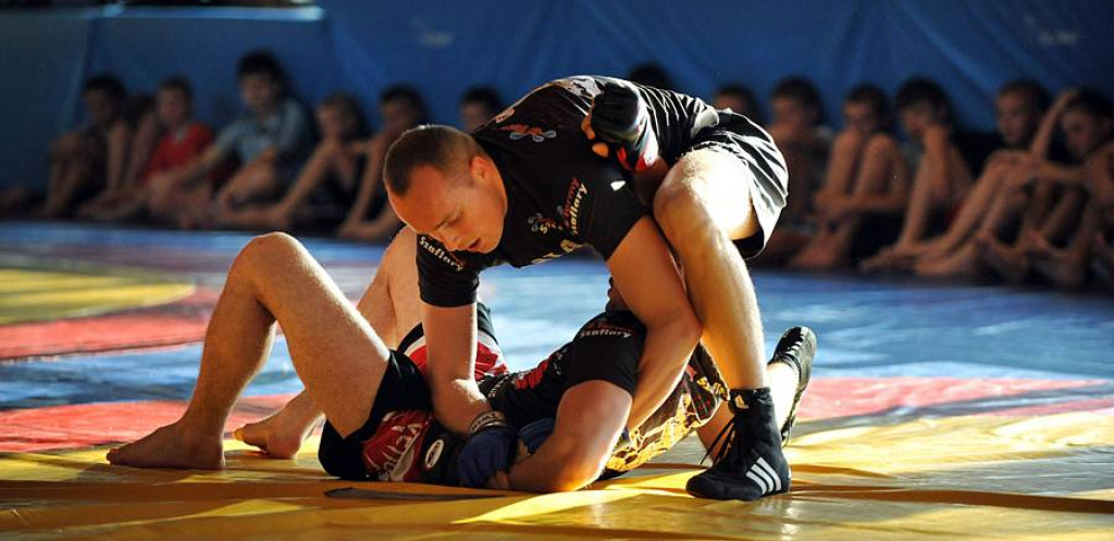 Zawodnicy Spartakus MMA Zakopane trenowali małych piłkarzy
