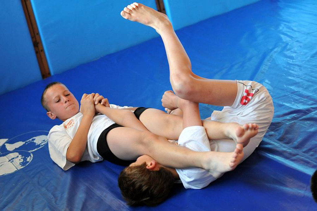Zawodnicy Spartakus MMA Zakopane trenowali małych piłkarzy