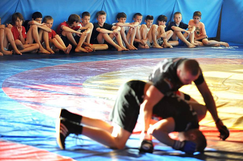 Zawodnicy Spartakus MMA Zakopane trenowali małych piłkarzy