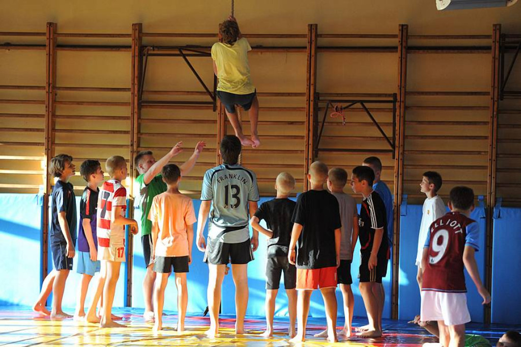 Zawodnicy Spartakus MMA Zakopane trenowali małych piłkarzy