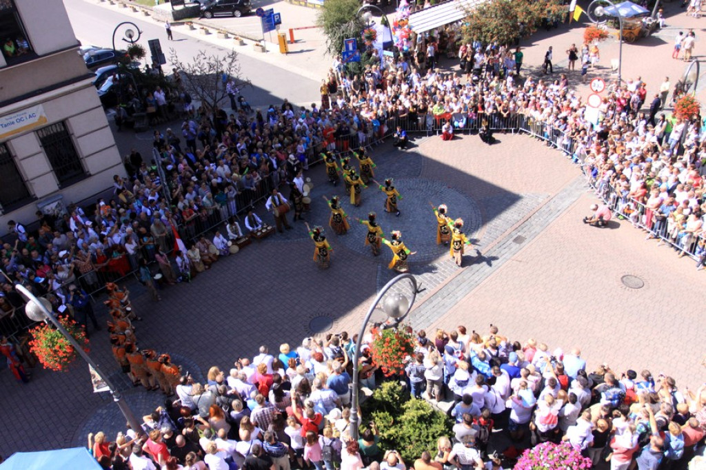 Barwny korowód na początek festiwalu