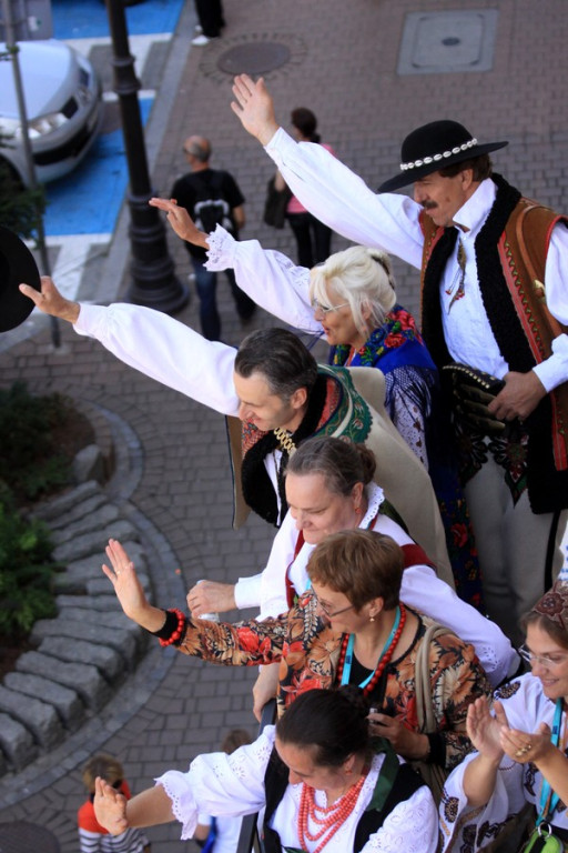 Barwny korowód na początek festiwalu
