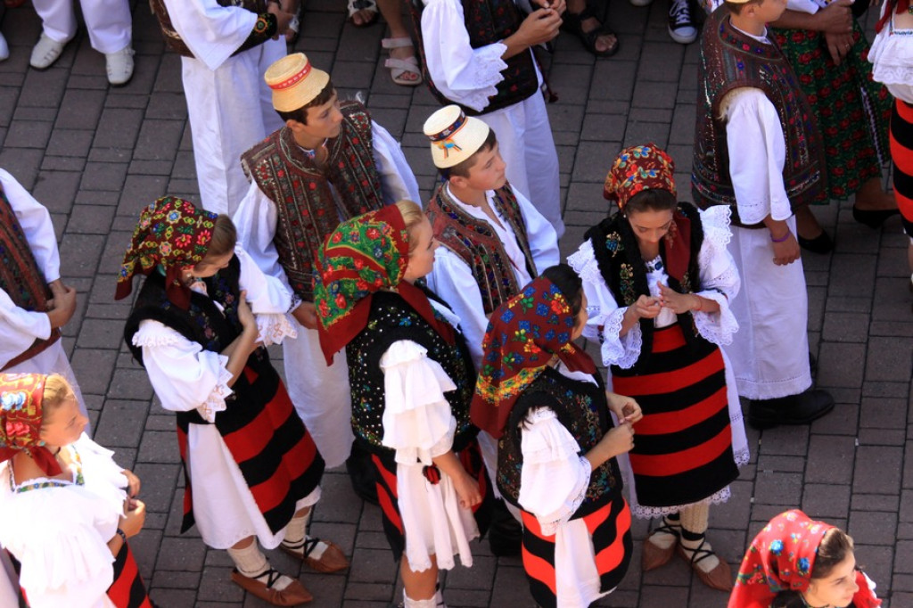 Barwny korowód na początek festiwalu