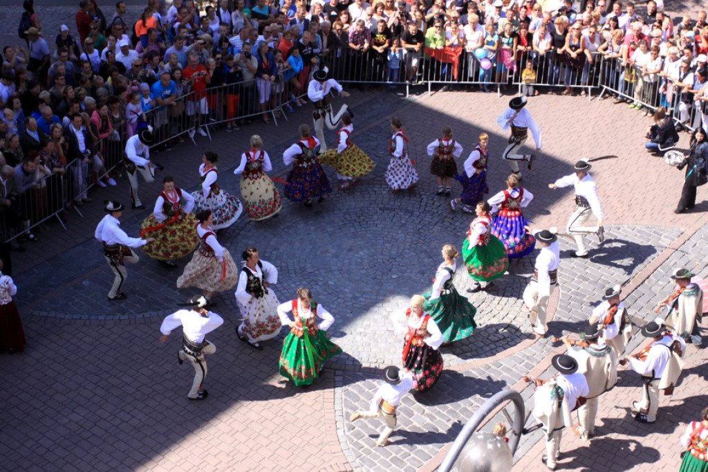 Barwny korowód na początek festiwalu