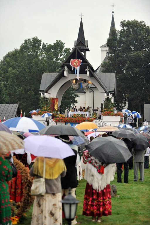 Deszczowe 36. Dożynki Podhalańskie w Ludźmierzu