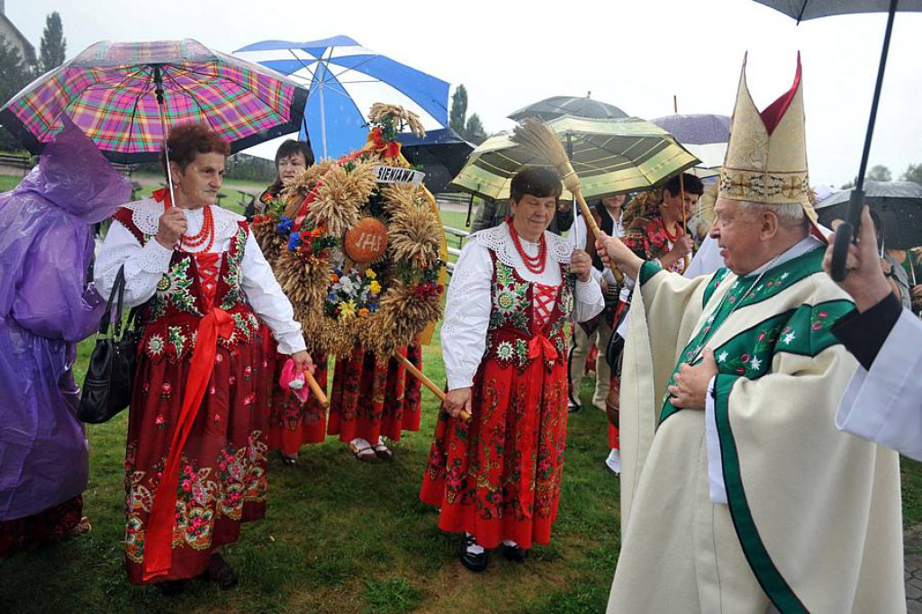 Deszczowe 36. Dożynki Podhalańskie w Ludźmierzu