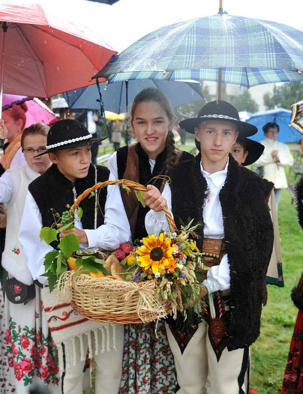 Deszczowe 36. Dożynki Podhalańskie w Ludźmierzu