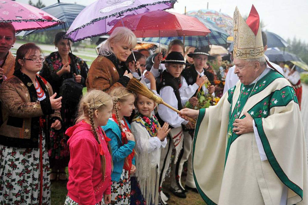 Deszczowe 36. Dożynki Podhalańskie w Ludźmierzu