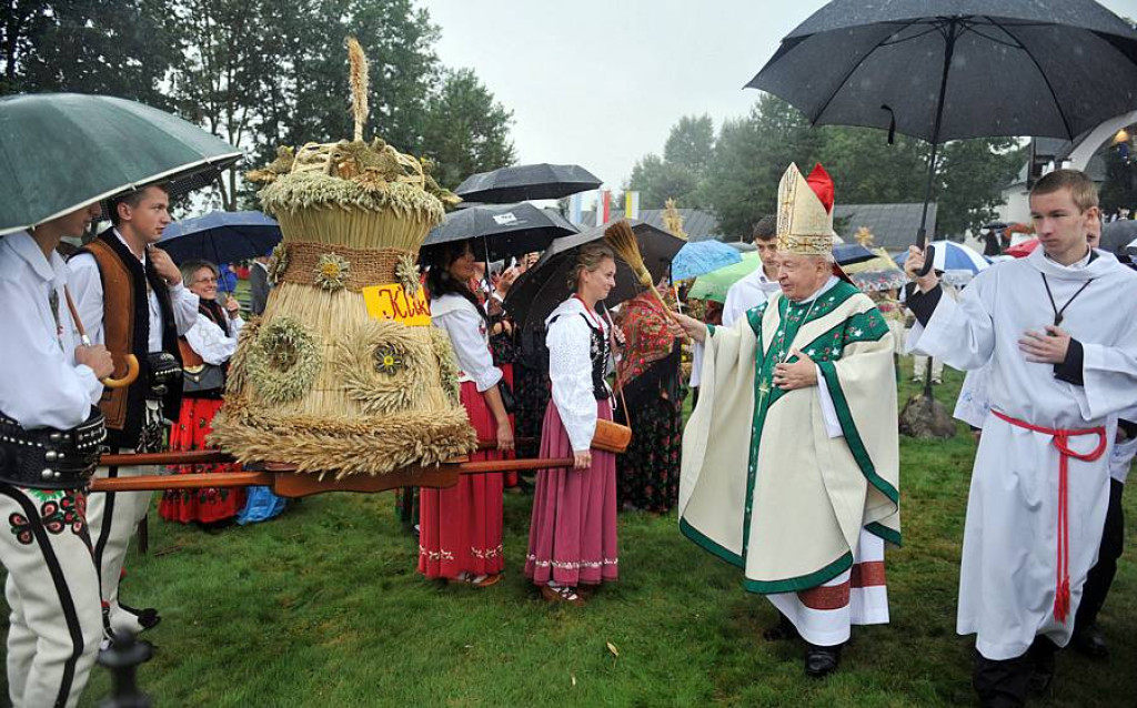 Deszczowe 36. Dożynki Podhalańskie w Ludźmierzu