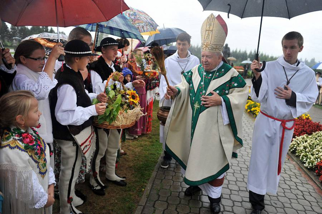 Deszczowe 36. Dożynki Podhalańskie w Ludźmierzu
