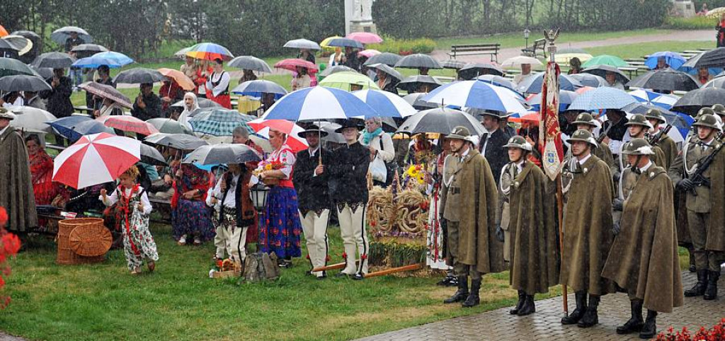 Deszczowe 36. Dożynki Podhalańskie w Ludźmierzu