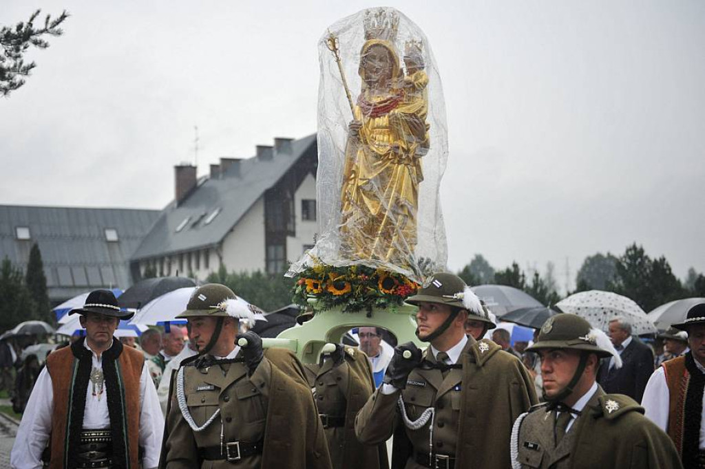 Deszczowe 36. Dożynki Podhalańskie w Ludźmierzu