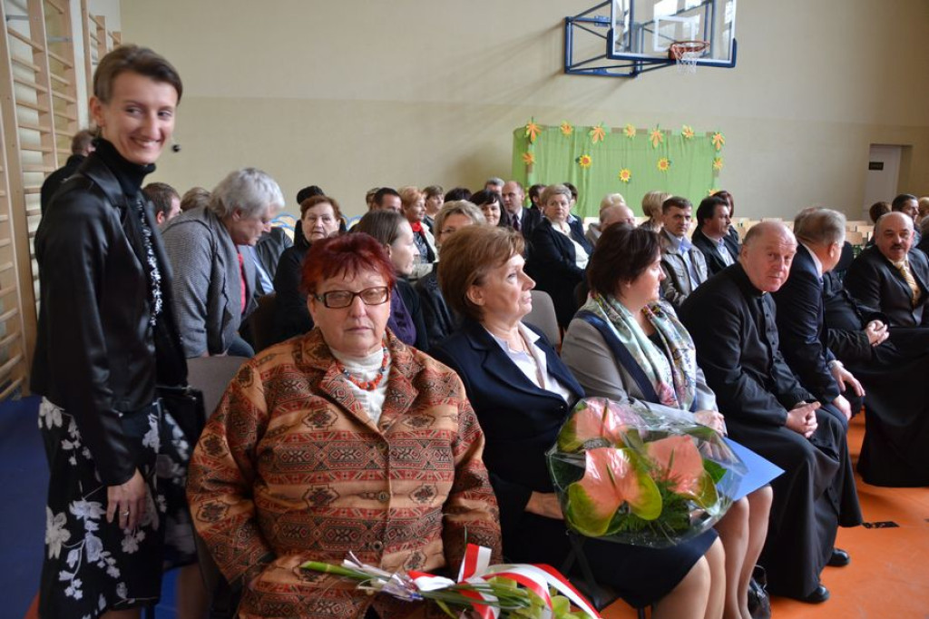 Wielkie otwarcie gimnazjum w Leśnicy