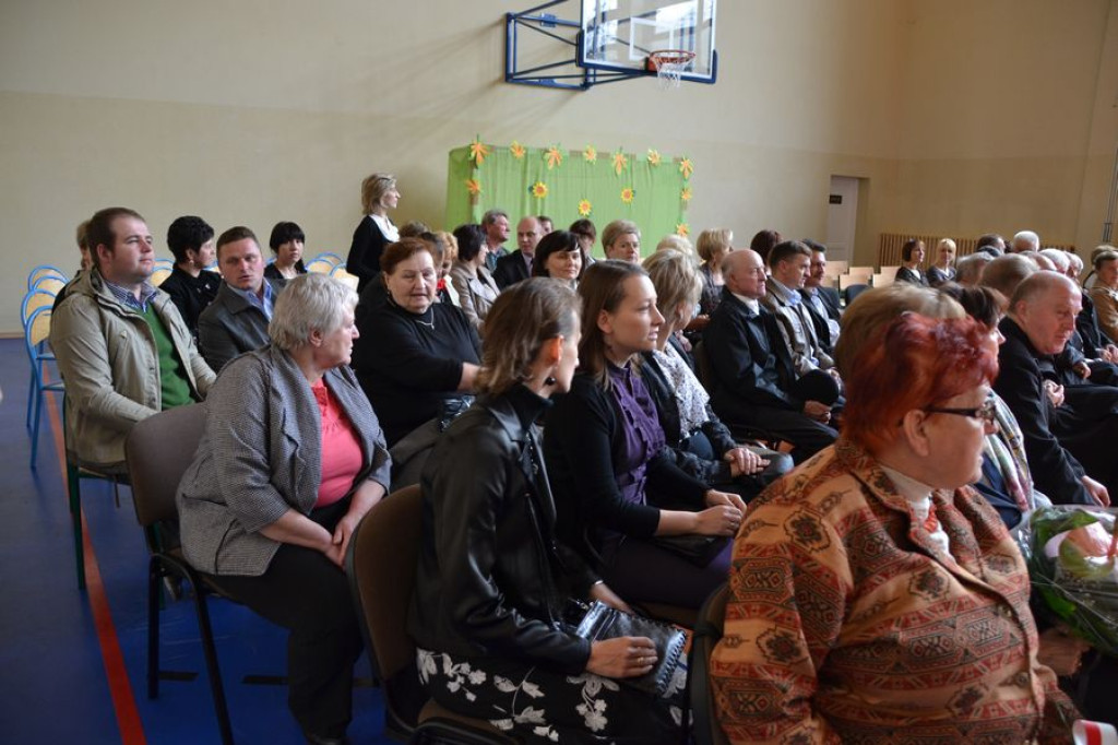 Wielkie otwarcie gimnazjum w Leśnicy
