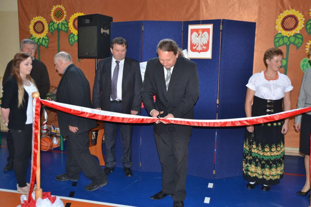 Wielkie otwarcie gimnazjum w Leśnicy