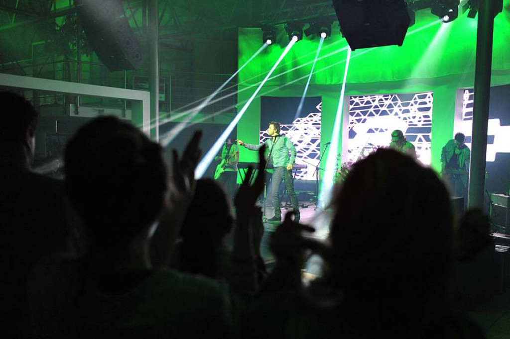 Dzień Wielkich Premier i koncert zespołu Feel w Autoremo