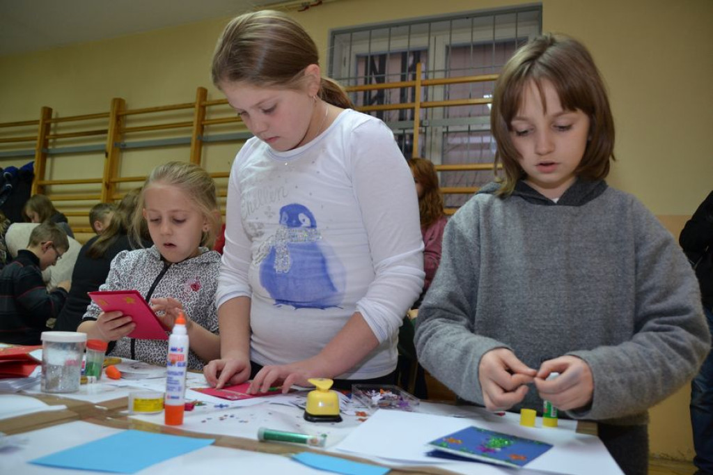 Warsztaty dekoracji świątecznych w Pyzówce