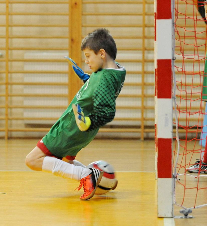 Nowy Targ: I Mikołajkowy Turniej w Piłce Halowej żaków i orlików