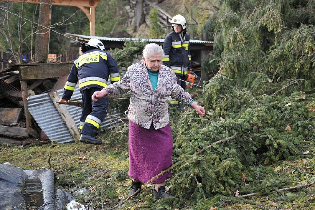 Halny pod Giewontem. Trwa porządkowanie po wichurze
