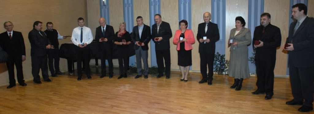 Nowy Targ: Starosta sypał owsem