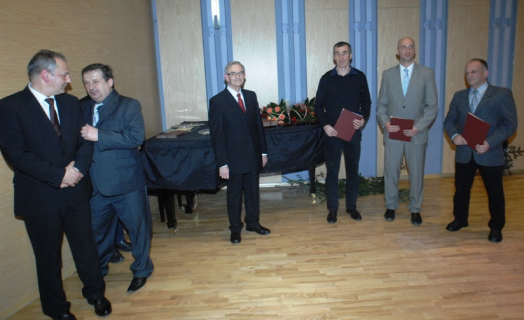 Nowy Targ: Starosta sypał owsem
