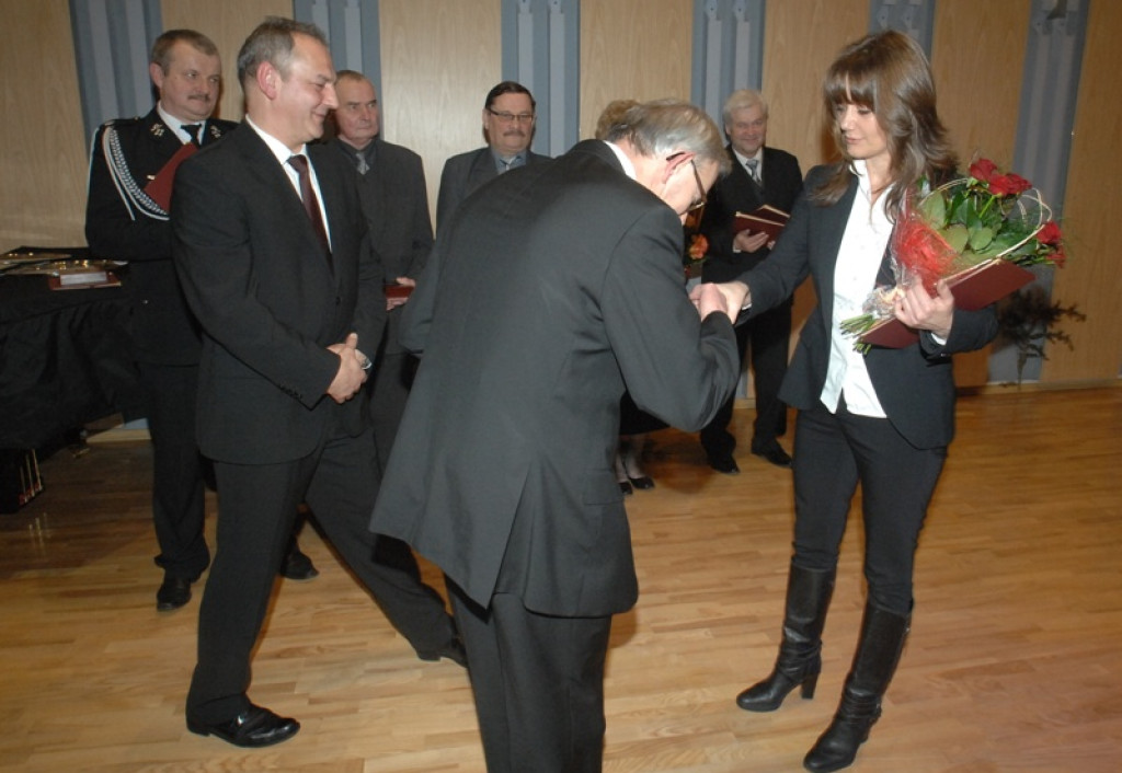 Nowy Targ: Starosta sypał owsem