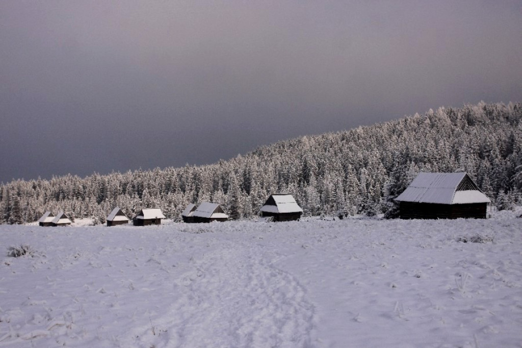 Chmury, śnieg i wreszcie zima w Tatrach
