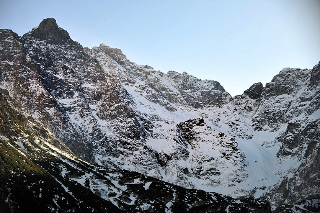 Morskie Oko na początku lutego. Zima czy wiosna?