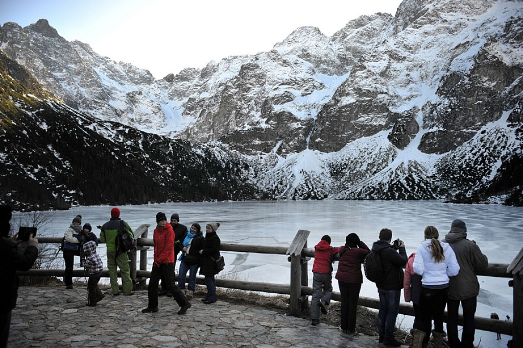 Morskie Oko na początku lutego. Zima czy wiosna?