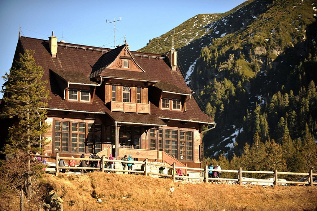 Morskie Oko na początku lutego. Zima czy wiosna?