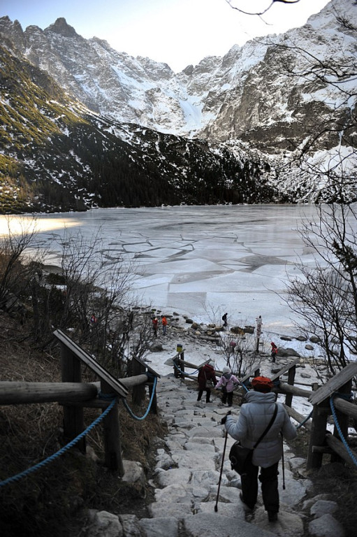 Morskie Oko na początku lutego. Zima czy wiosna?
