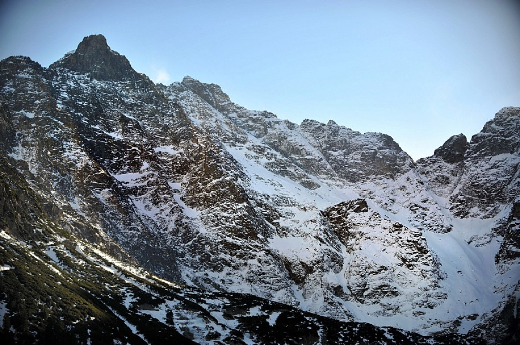 Morskie Oko na początku lutego. Zima czy wiosna?