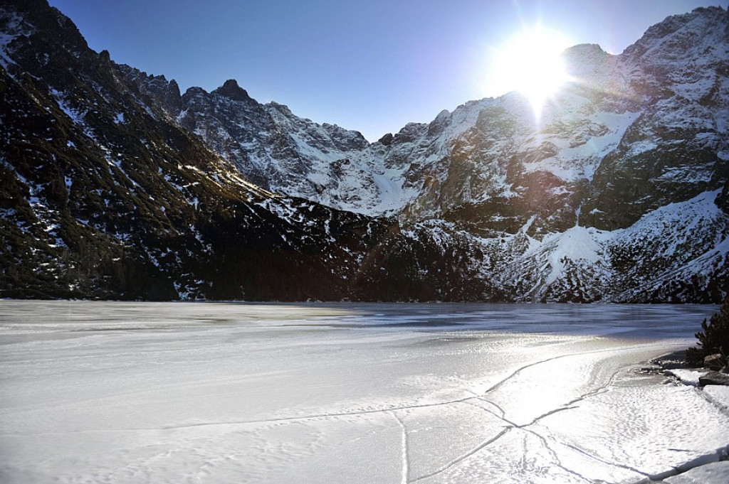 Morskie Oko na początku lutego. Zima czy wiosna?
