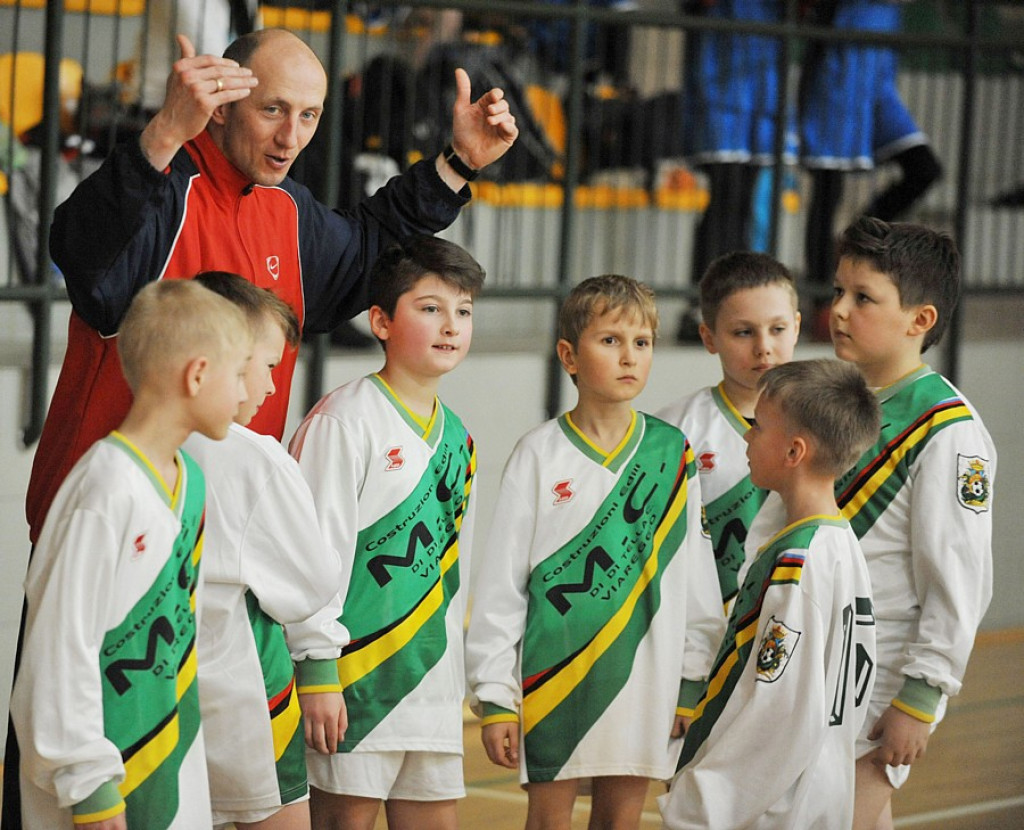 Z podwórka na stadion