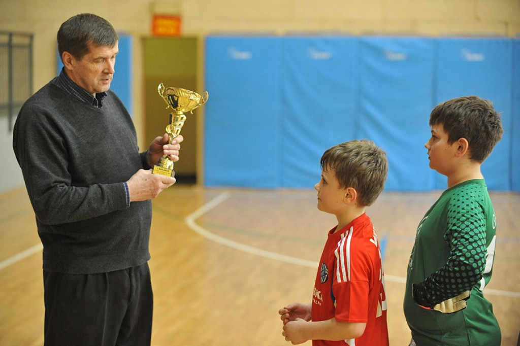Z podwórka na stadion
