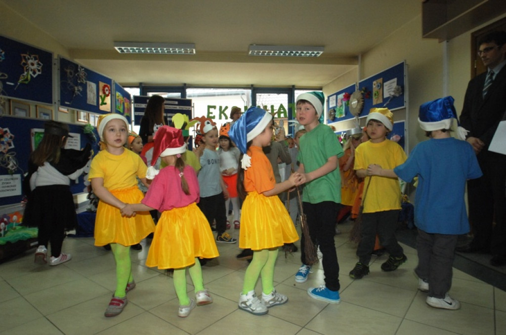 Śmieciowe cudeńka w nowotarskim ratuszu