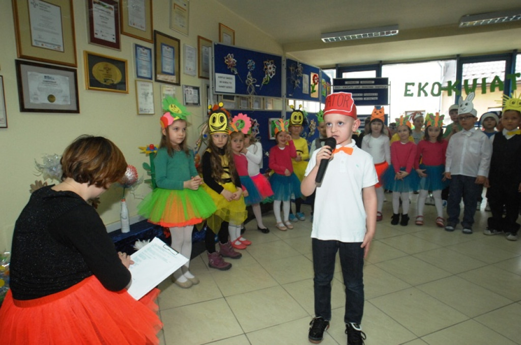 Śmieciowe cudeńka w nowotarskim ratuszu