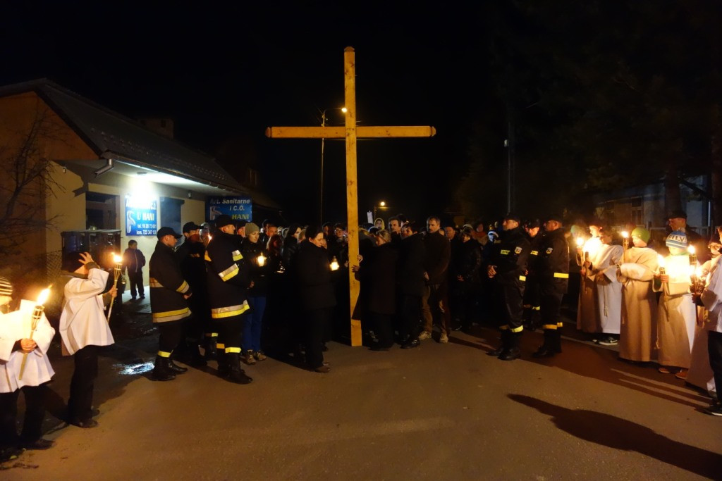 Droga Krzyżowa ulicami Poronina