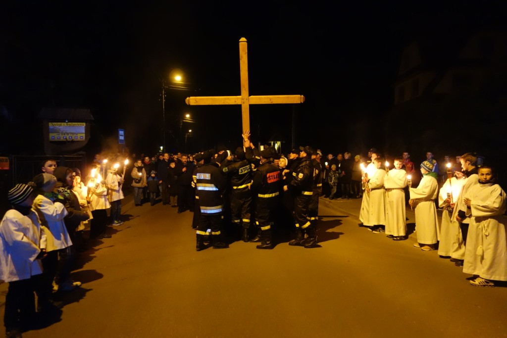Droga Krzyżowa ulicami Poronina