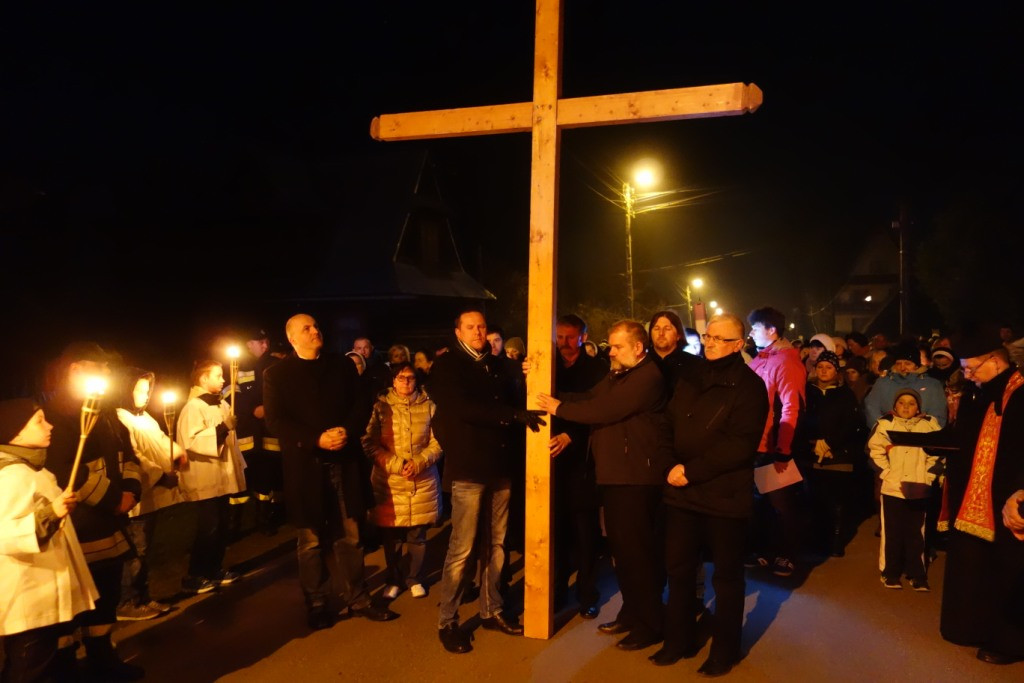 Droga Krzyżowa ulicami Poronina