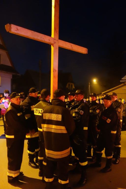 Droga Krzyżowa ulicami Poronina