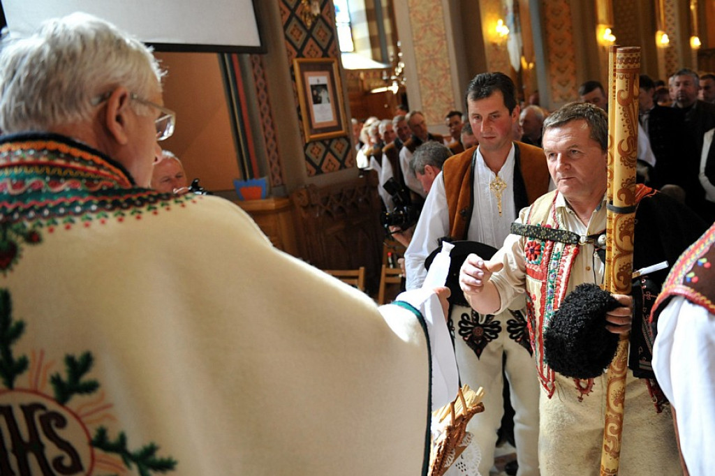 Święto Bacowskie w Ludźmierzu: Kierdel owiec symbolicznie poświęcony