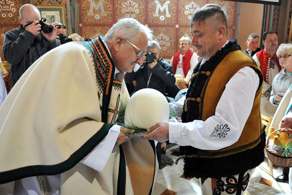 Święto Bacowskie w Ludźmierzu: Kierdel owiec symbolicznie poświęcony