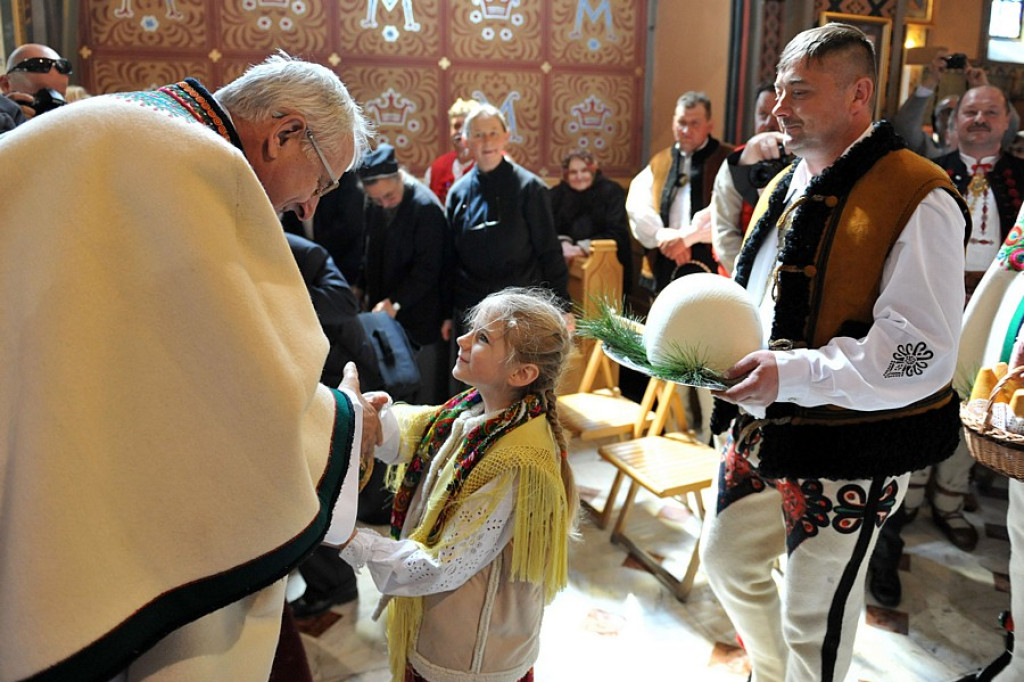 Święto Bacowskie w Ludźmierzu: Kierdel owiec symbolicznie poświęcony