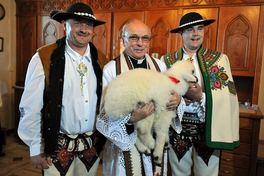 Święto Bacowskie w Ludźmierzu: Kierdel owiec symbolicznie poświęcony