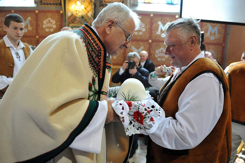 Święto Bacowskie w Ludźmierzu: Kierdel owiec symbolicznie poświęcony