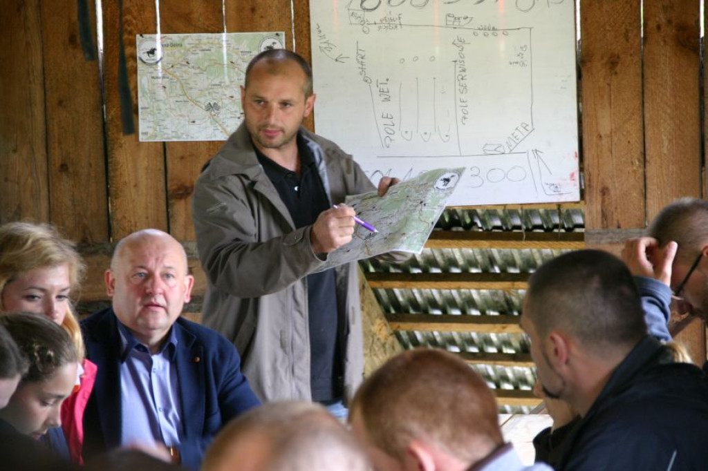 Mszana Górna: Beskid Wyspowy z wysokości siodła