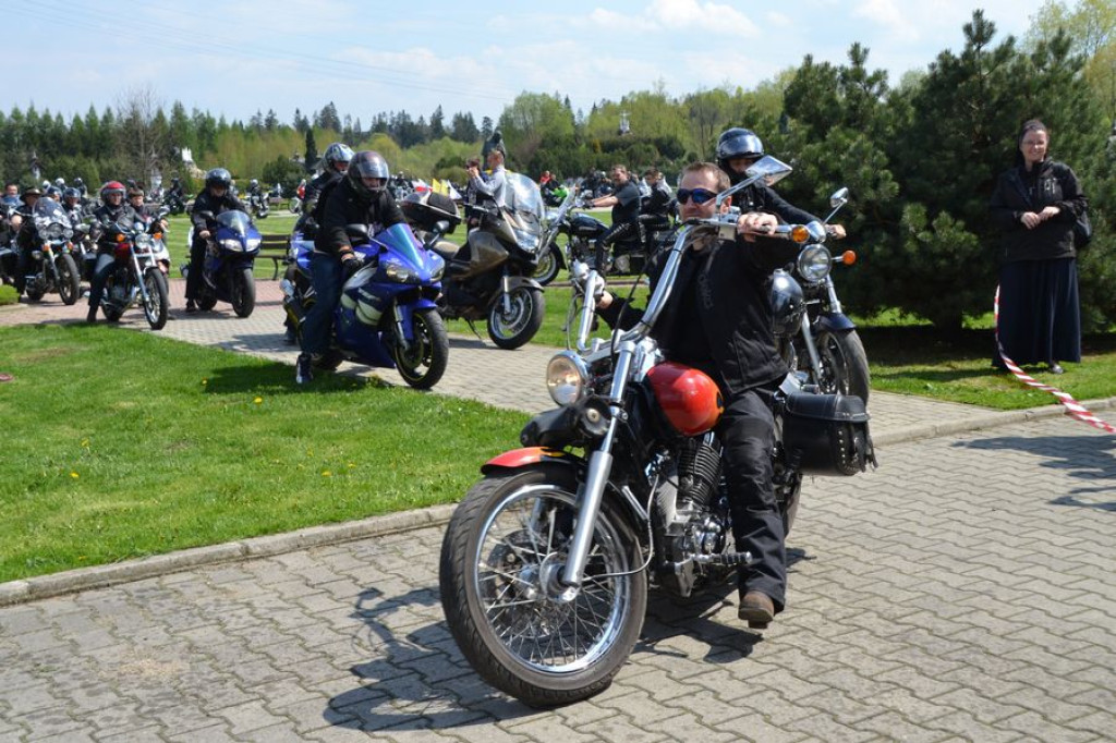 Motocykliści rozpoczynają sezon w Ludźmierzu