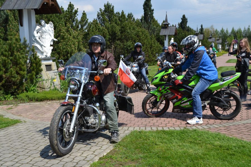 Motocykliści rozpoczynają sezon w Ludźmierzu